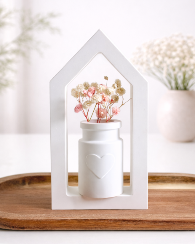 Domeček s vázičkou