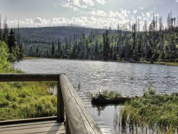 JEZERO LAKA Z PRÁŠIL