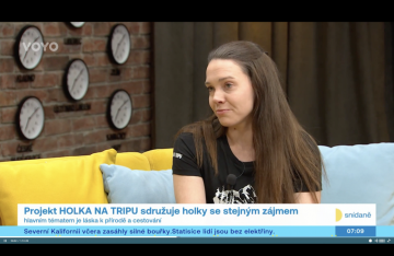 HOLKA NA TRIPU VE SNÍDANI S NOVOU