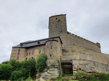 HRAD KOST, NS PLAKÁNEK